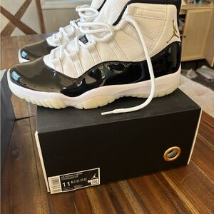 Jordan Retro 11 Men’s Sneakers - White, Black, Gold